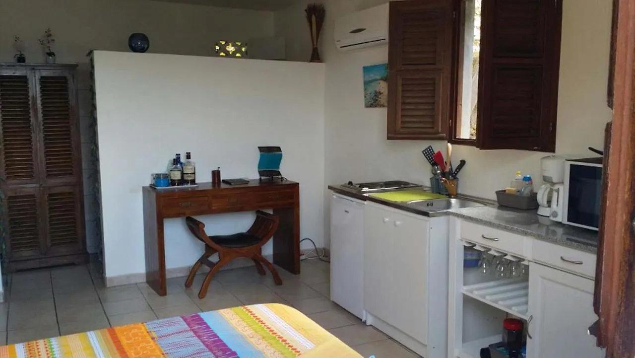 Appartement Studio BELO HORIZONTE, Grande terrasse avec vue sur les Pitons Le Robert